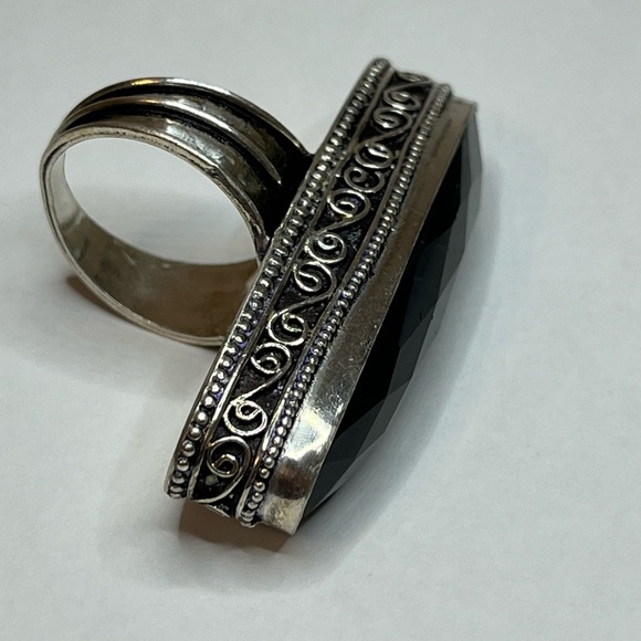 Large Iolite Elongated Faceted Cut Ring in 925 Silver Setting - Picture 9 of 16